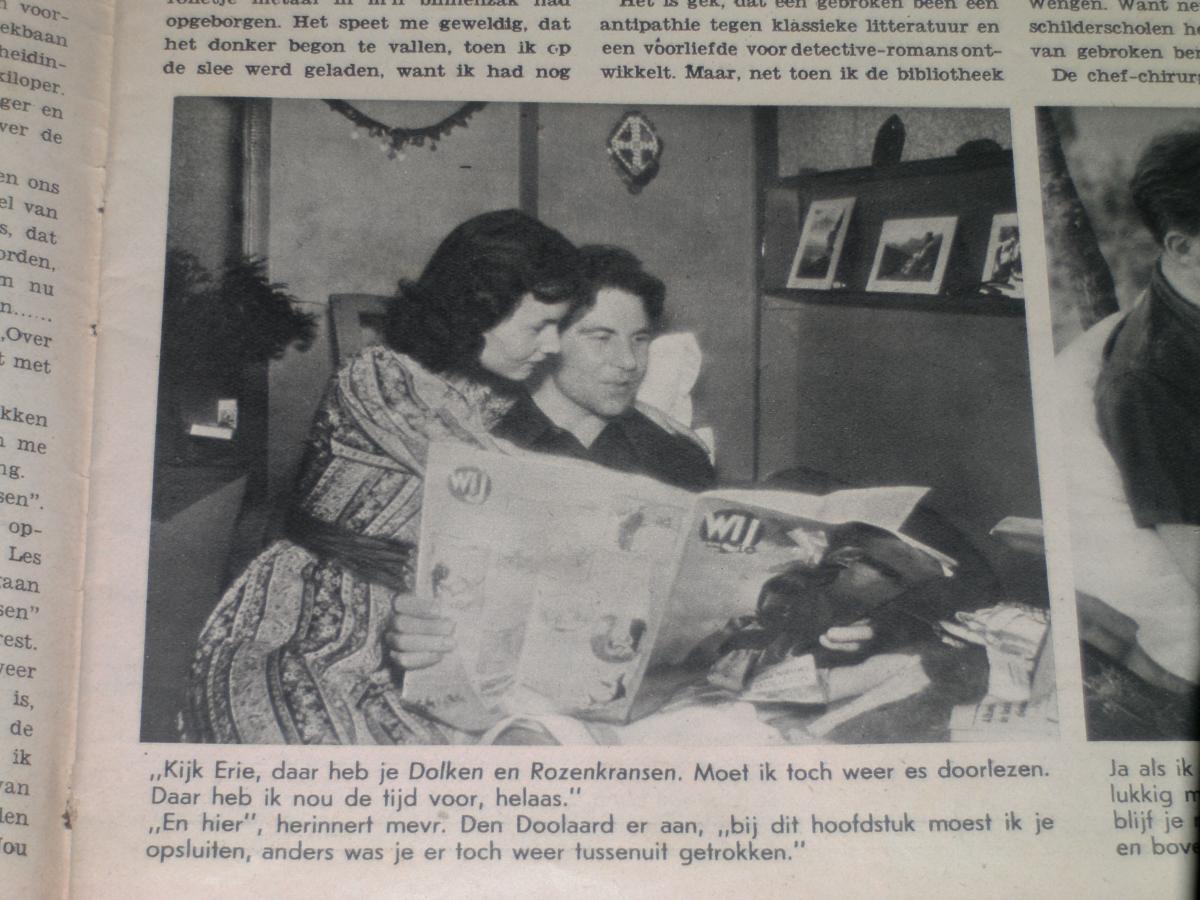 Foto met onderschrift over het schrijven van Dolken en Rozenkransen