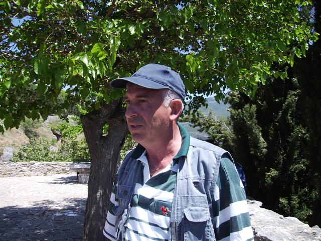 Als 12jarige door de planken gezakt... Macedonische man