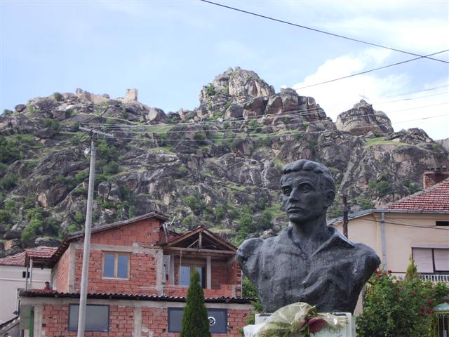 Prilep Prilep: Standbeeld voor Partisaan en burcht Koning Marko