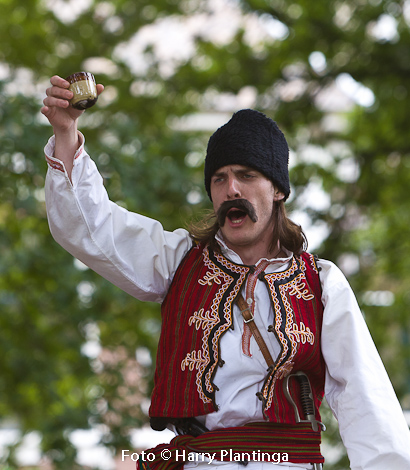 De bruiloft der zeven zigeuners in Zwolle Stadsfestival Zwolle - fotograaf Harry Plantinga